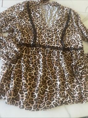 Mudd Leopard Print V-Neck Peplum Top - Brown & Black